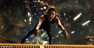Illustration for article titled Jupiter Ascending Comic-Con Footage Sealed The Deal: This Movie Rocks